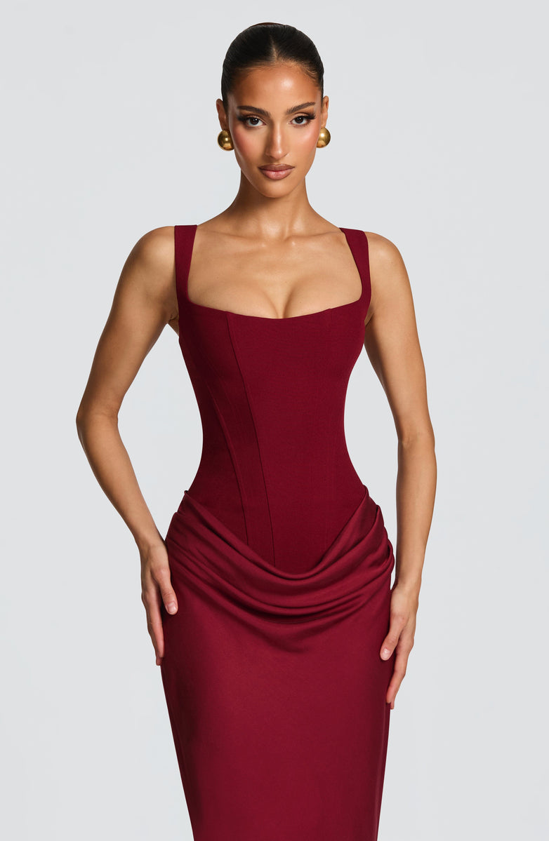 Rosa™ | Fließend geschnittenes Kleid mit eng anliegendem Korsett