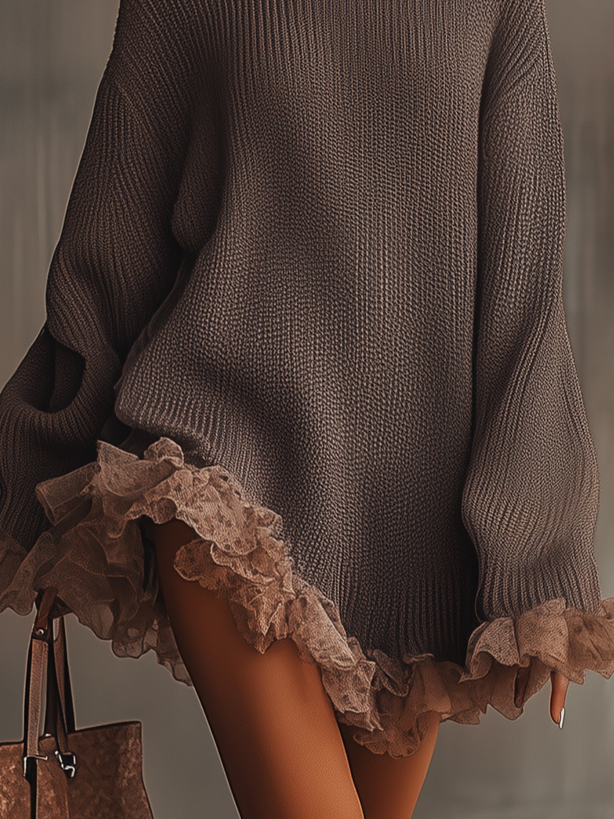 Belén | Strickkleid mit Rüschen – weich, warm und romantisch.