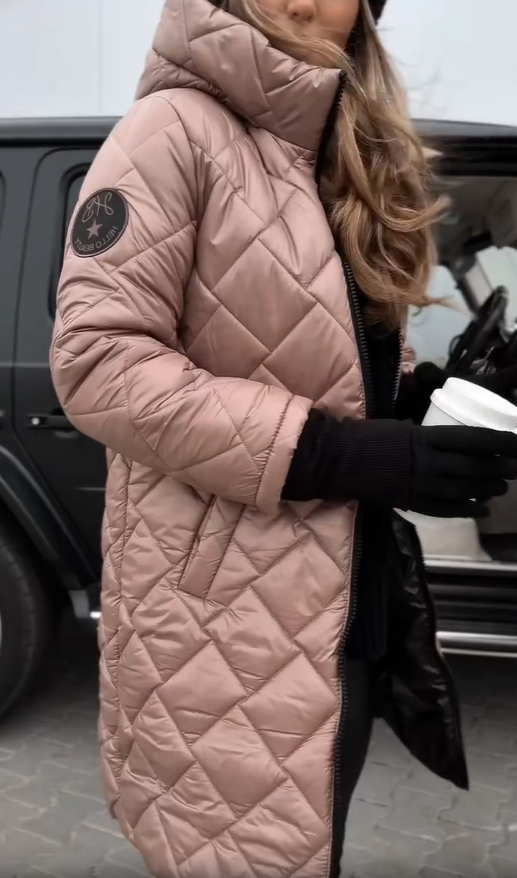 Martina | Elegante wattierte Daunenjacke mit Kapuze