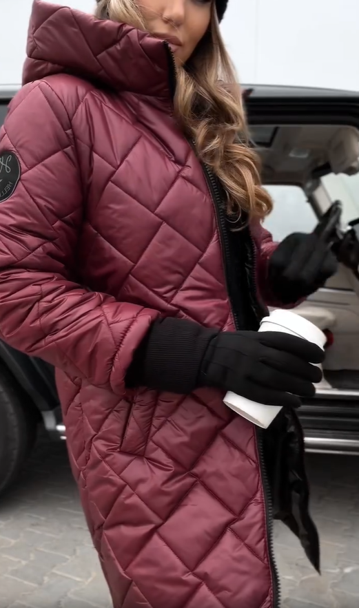 Martina | Elegante wattierte Daunenjacke mit Kapuze