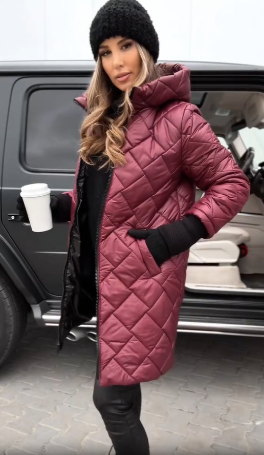 Martina | Elegante wattierte Daunenjacke mit Kapuze