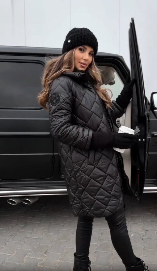 Martina | Elegante wattierte Daunenjacke mit Kapuze