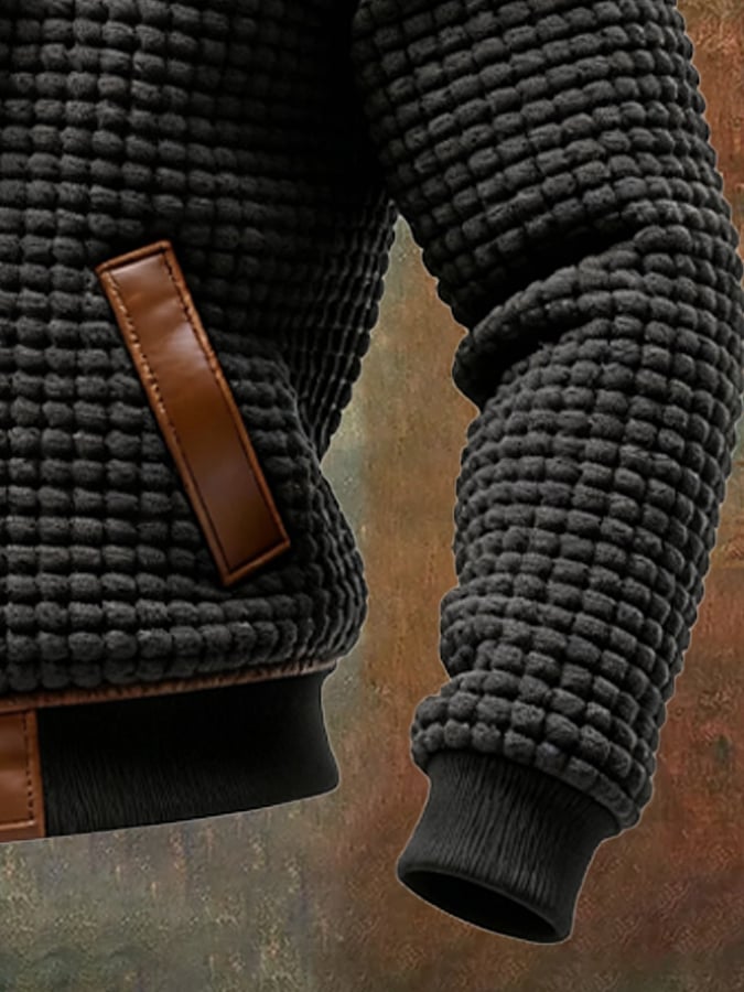 TEXTURIERTE JACKE MIT GEPRÄGTER HANDWERKLICHER VEREDELUNG