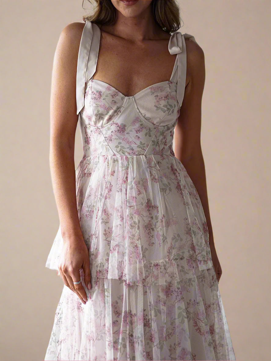 Kleid Sara™ | Florale Romantik mit einem verträumten Touch