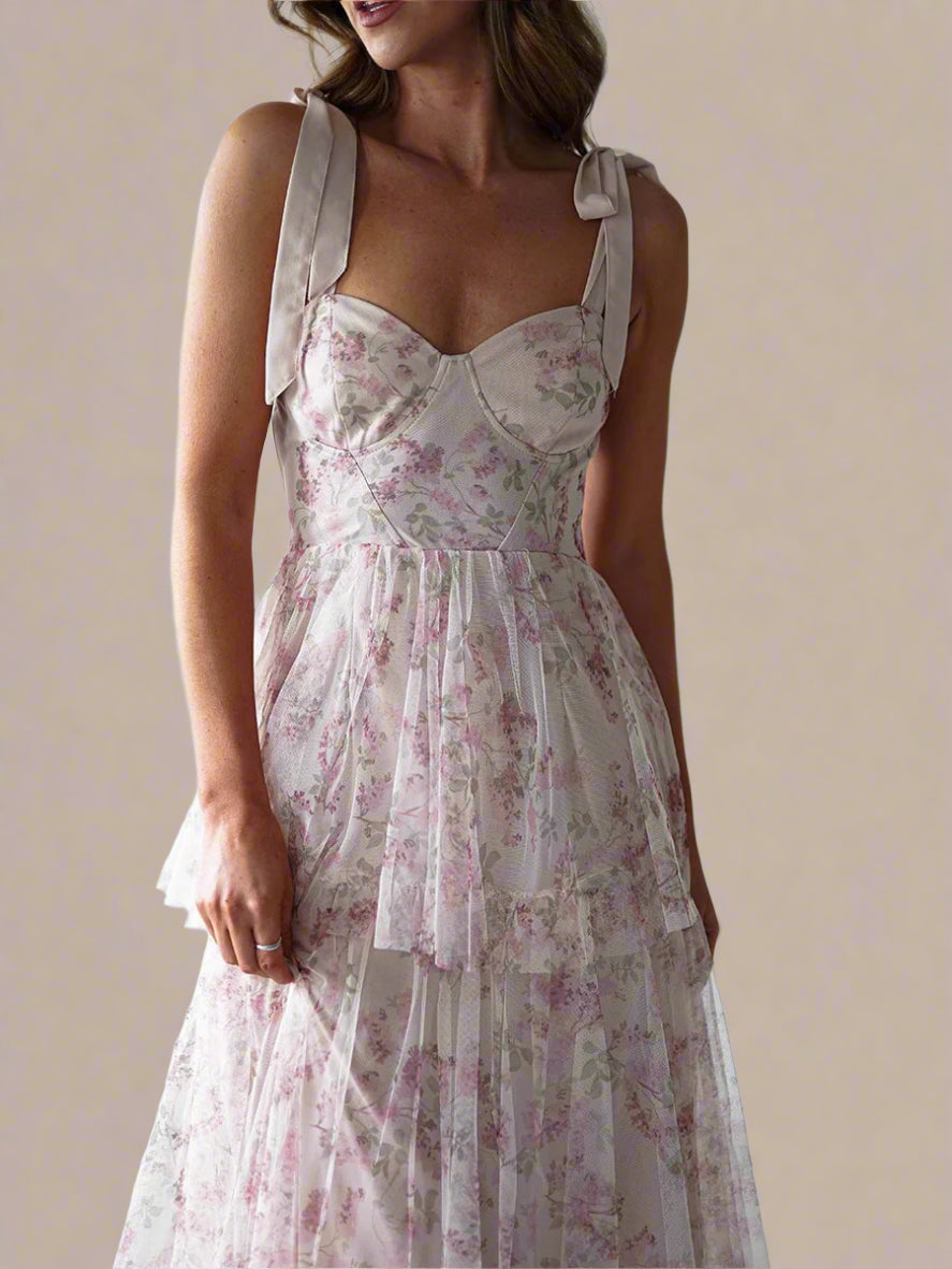 Kleid Sara™ | Florale Romantik mit einem verträumten Touch