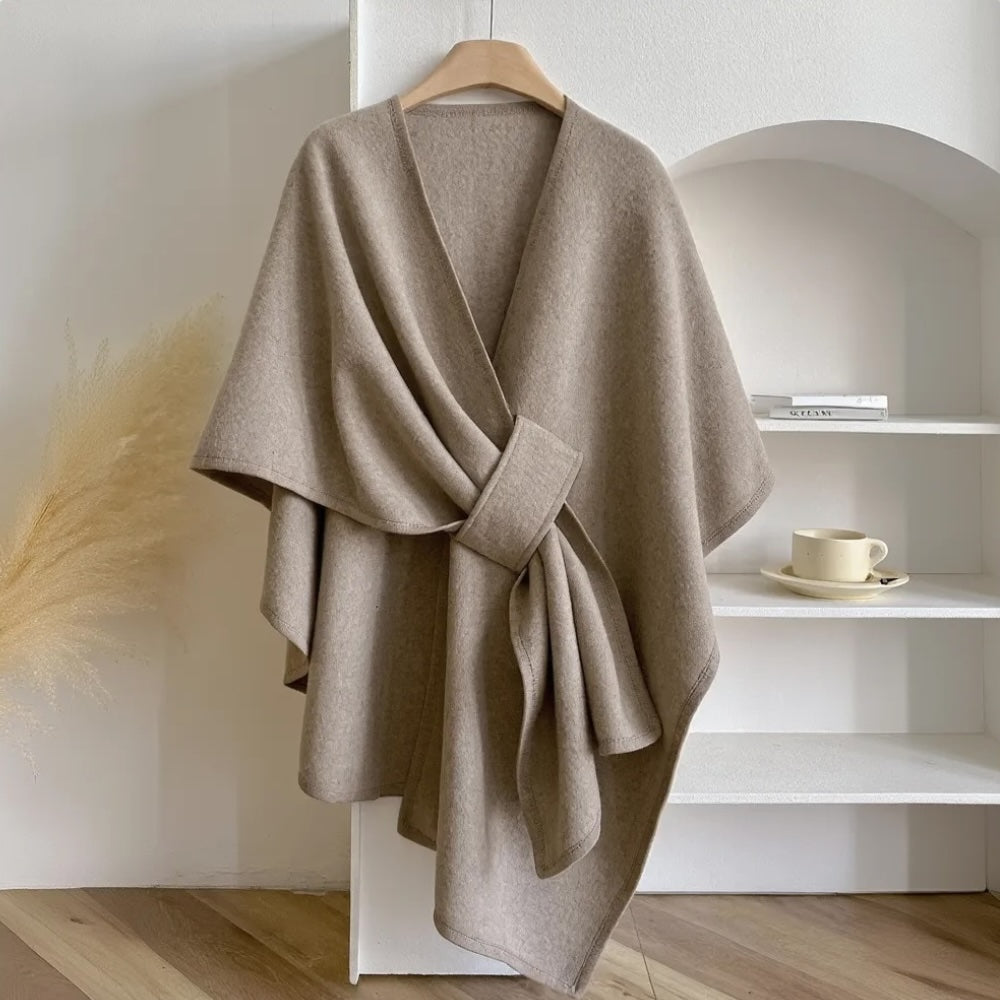 Aurora™️ – Umhüllender Poncho zeitloser Eleganz