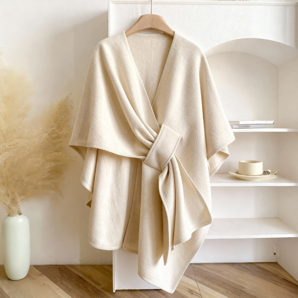 Aurora™️ – Umhüllender Poncho zeitloser Eleganz