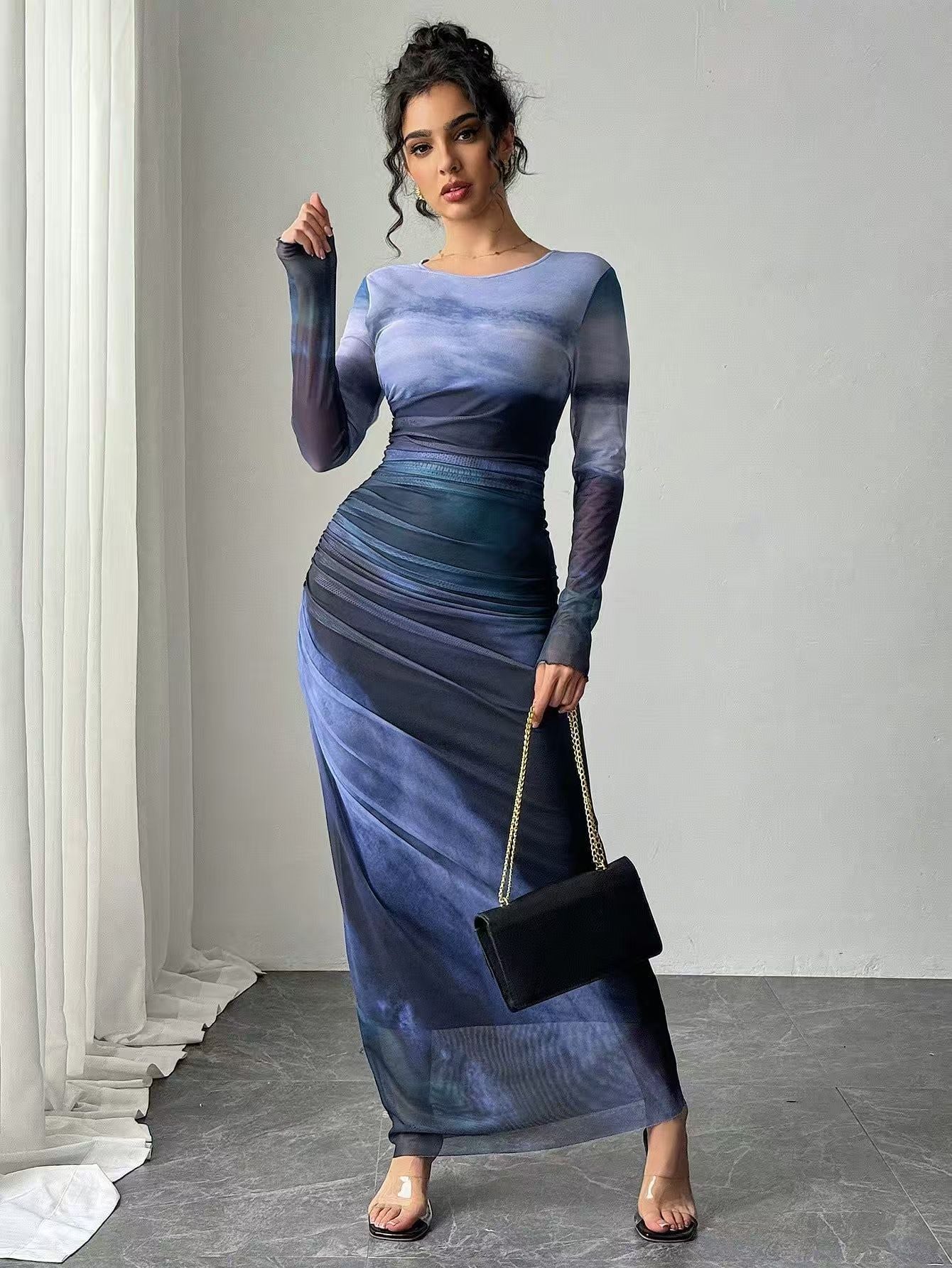 Natalia | Bedrucktes, bequemes, langärmliges Maxikleid im Bodycon-Stil