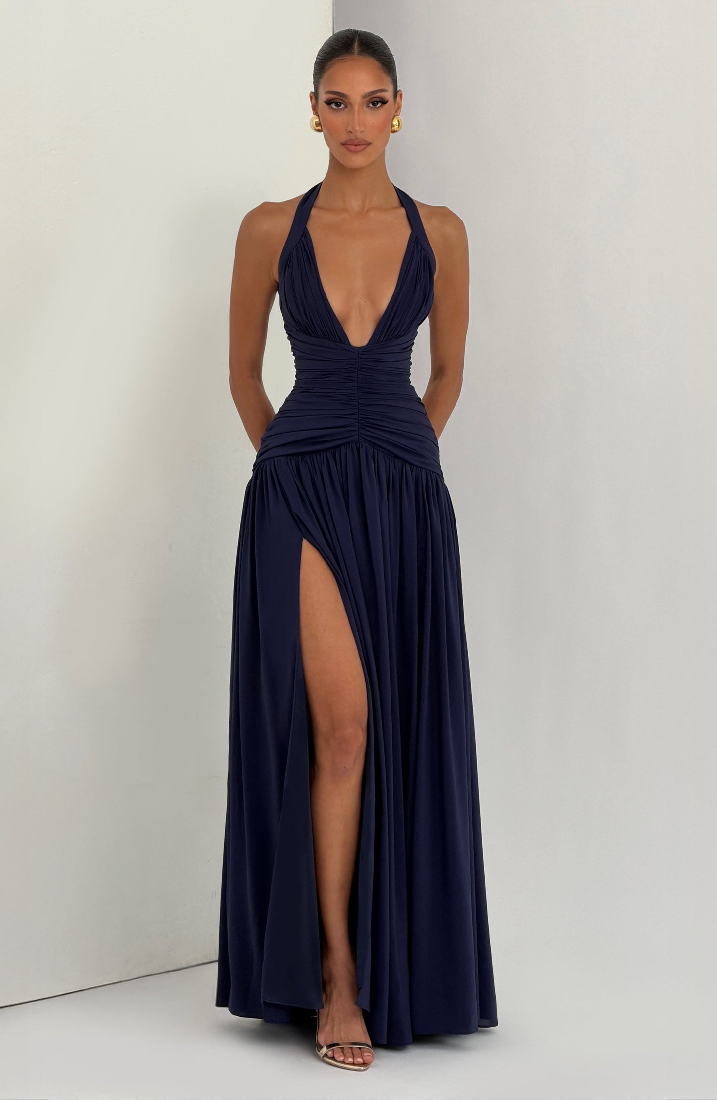 Kleid Martina™ | Fließende Eleganz mit Neckholder-Ausschnitt