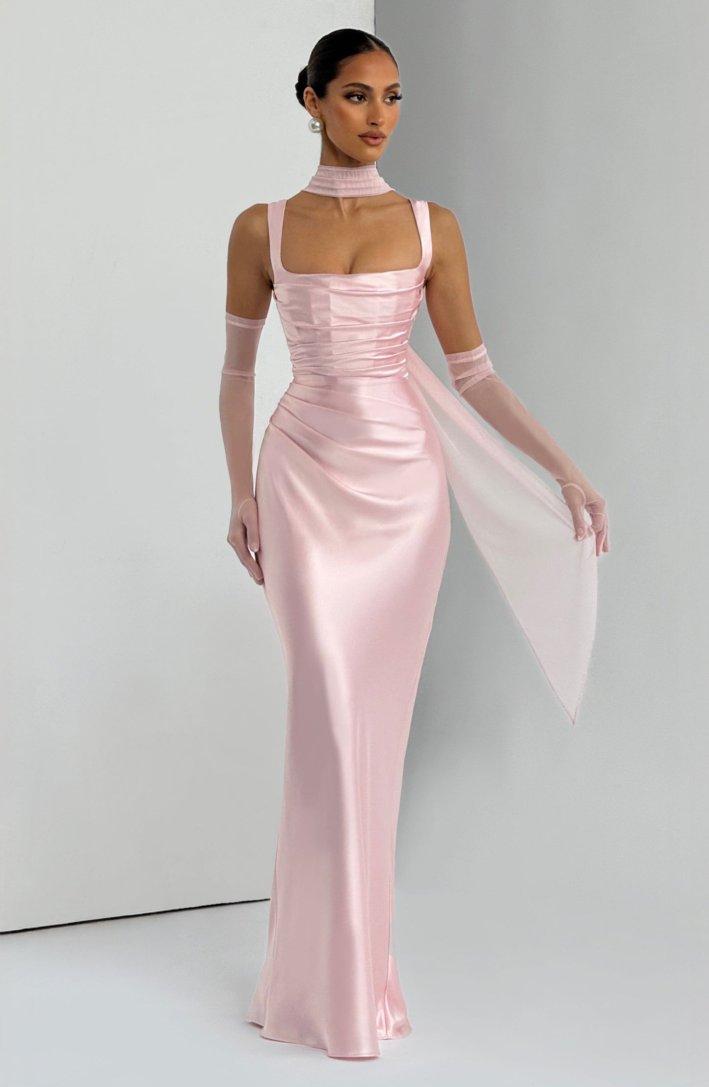 Vestido Silvia ™ | Elegancia satinada con estructura refinada