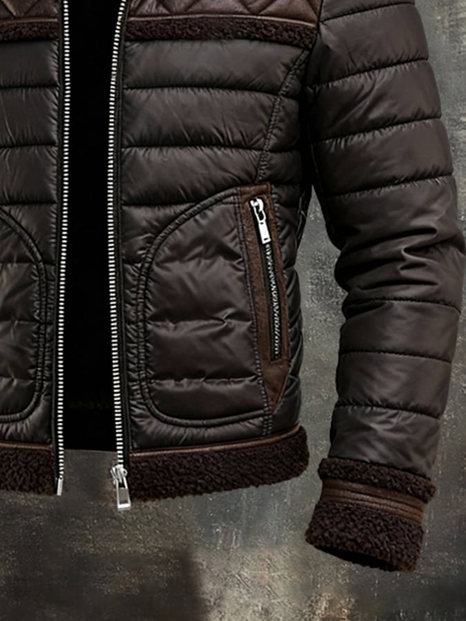 Dunkle Jacke mit warmem Sherpa-Kragen