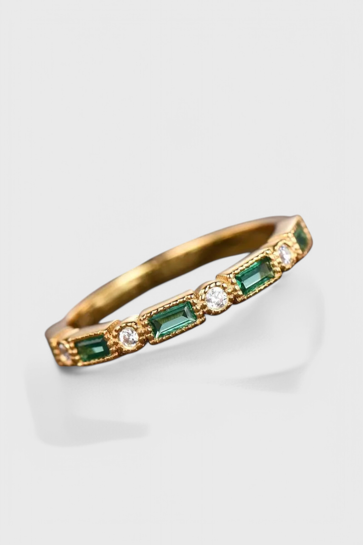 Goldring mit grünem Zirkonia im Vintage-Stil