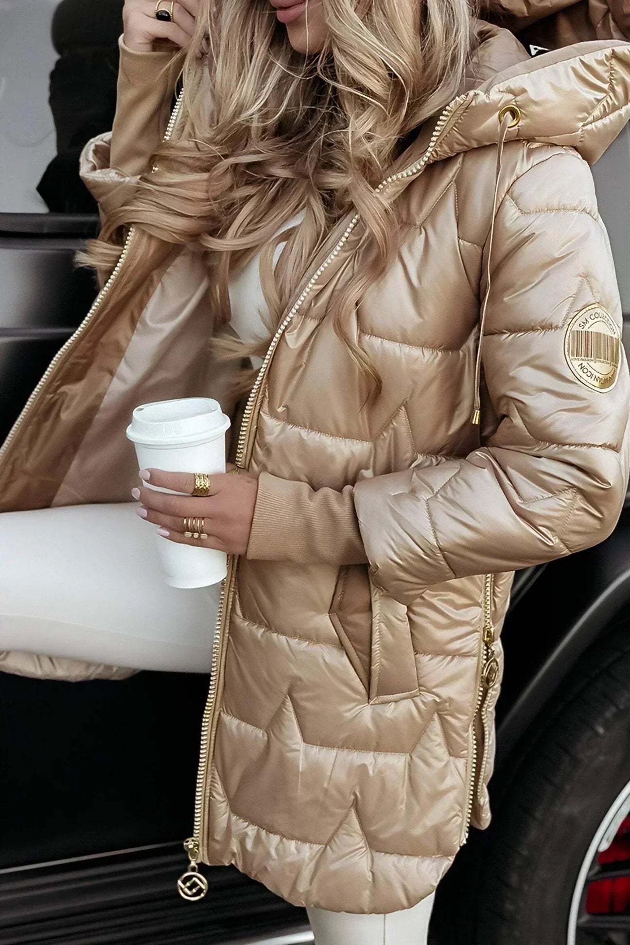 Nora – Eleganter Wintermantel mit Kapuze und Steppung