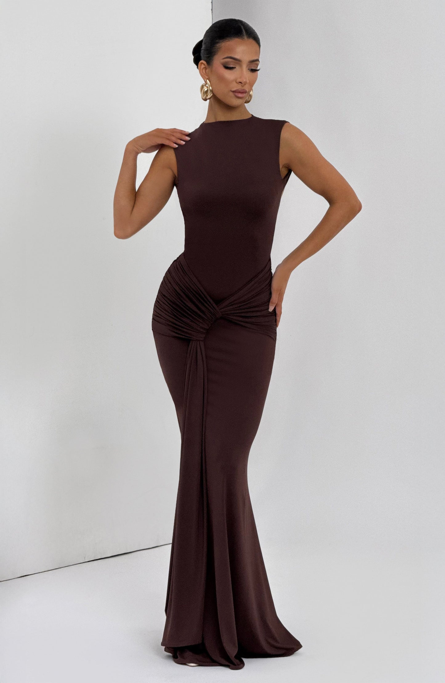 Kleid Carbajo™ | Elegante Silhouette mit skulpturaler Drapierung